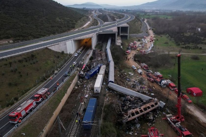 Tragedia en Grecia: al menos 32 muertos y 85 heridos en un choque de trenes