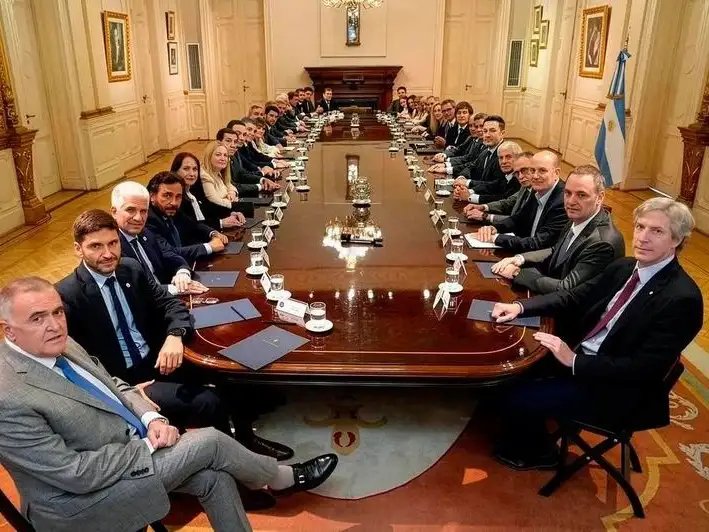 Transferencias a provincias: el regreso del
billetero como eje de la gobernabilidad en 2025