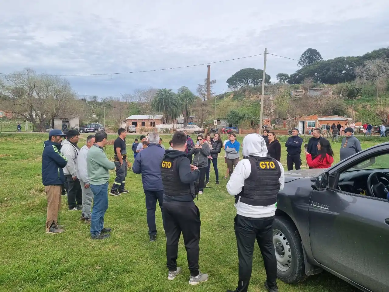 Bajo Puerto: Arcor alambra su predio, llegó la policía y hay malestar con los vecinos
