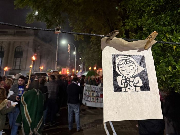 Decenas de tandilenses participaron de la tradicional Vigilia de la Memoria