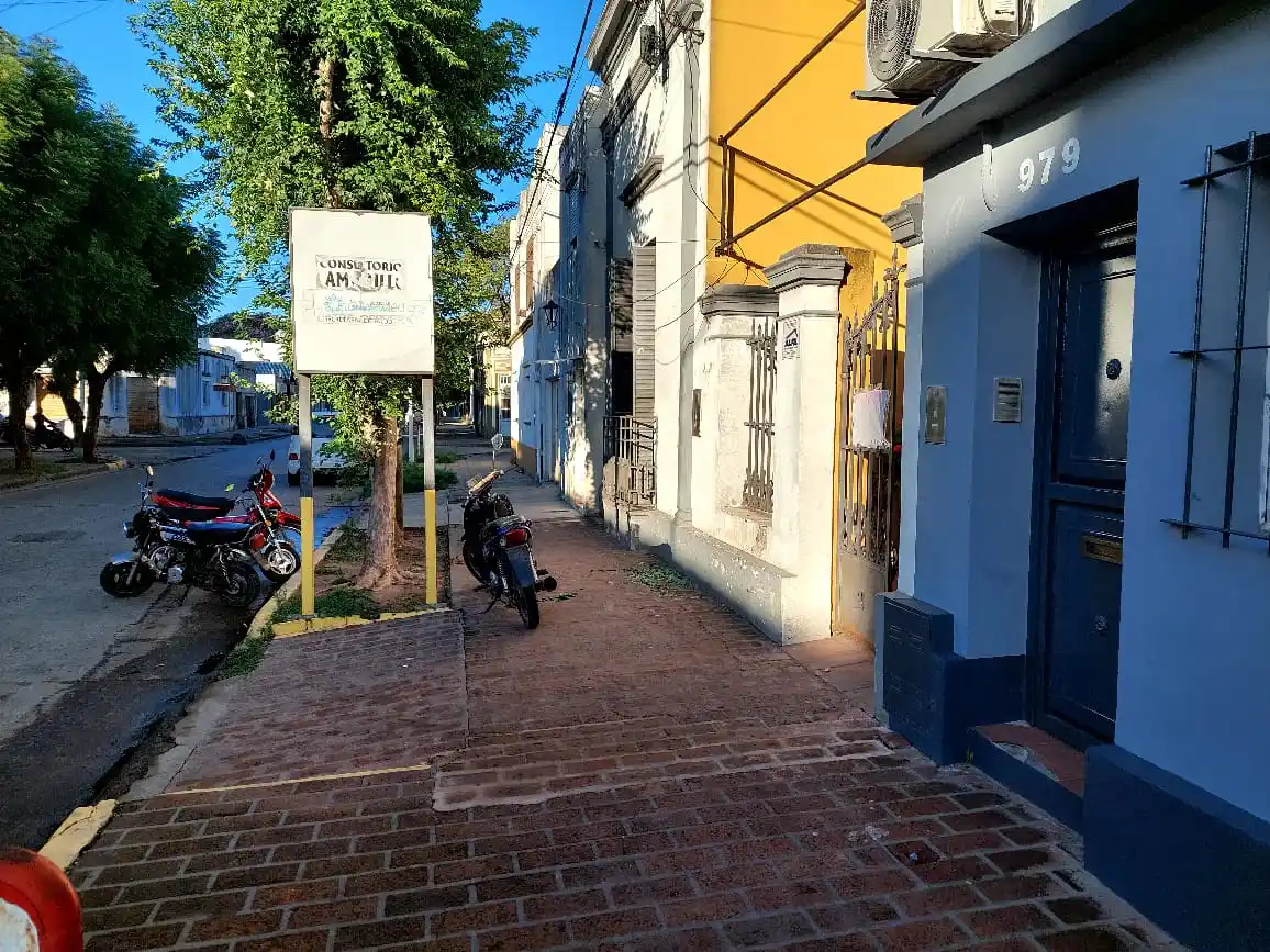 El intendente aseguró que la atención de psicólogas en el Hospital "es momentánea".