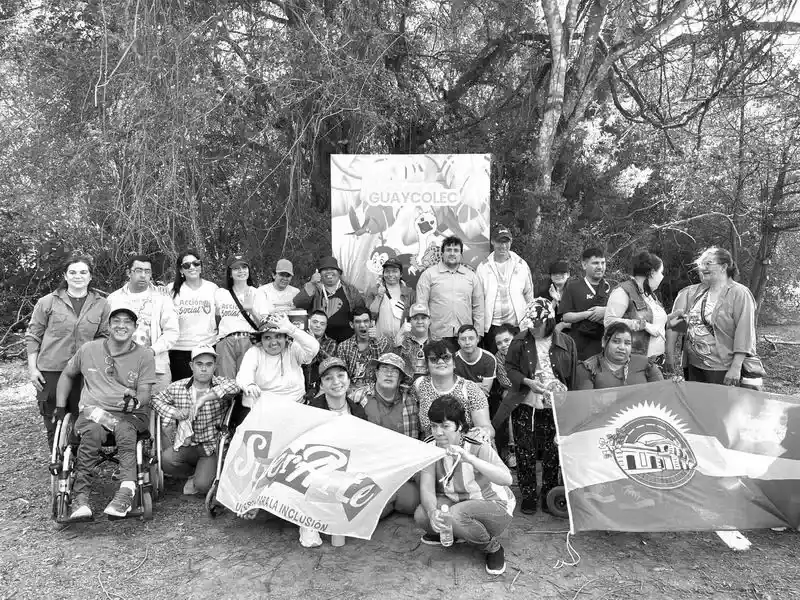 Divertida excursión de jóvenes de
talleres Super Arte en Guaycolec