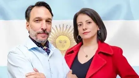 Martín Ayerbe, referente nacional del partido y candidato a presidente 2027, y Romina Cortaberría, referente provincial del espacio.
