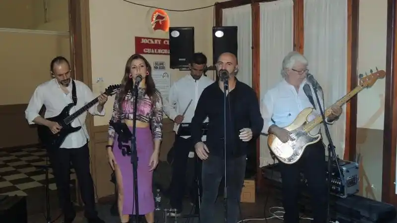 El Jockey Club Gualeguay celebró el 25 de Mayo con su tradicional cena de gala