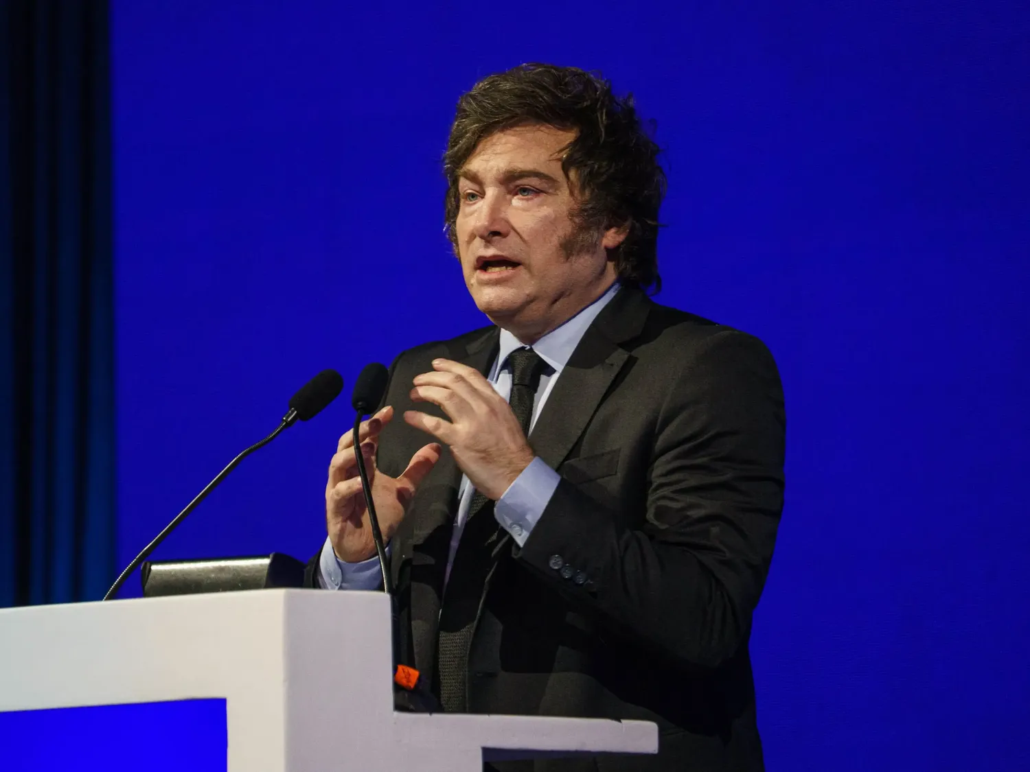 Javier Milei habló ante empresarios: aseguró que el escándalo de las coimas "es una opereta"