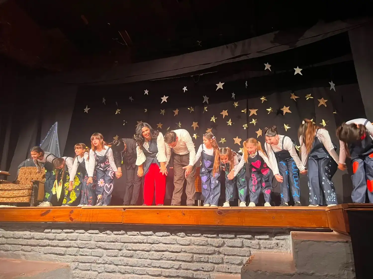 Gran actuación de las pequeñas actrices y conmovedora respuesta de público en el Candilejas. Foto: Gentileza