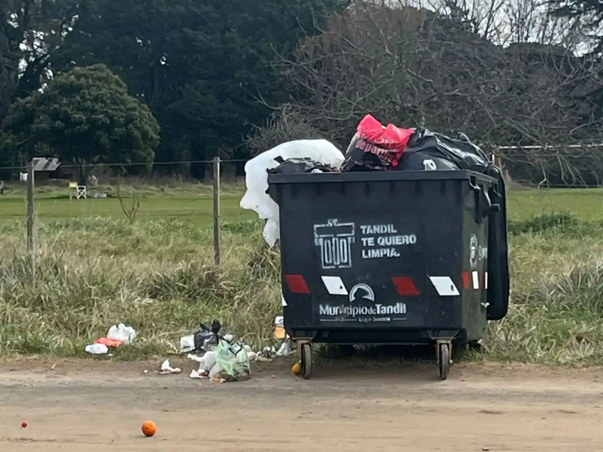 Los contenedores comenzaron a instalarse en las nuevas zonas, generando malestar entre vecinos por la falta de información.