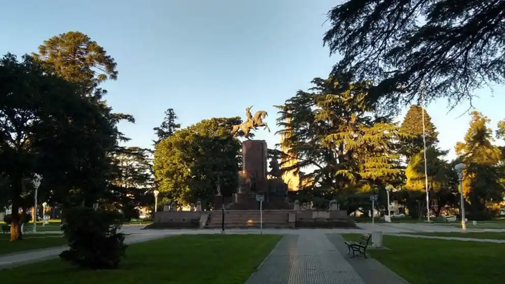 Un Municipio ya aplicó las medidas que dispuso Macron en Francia