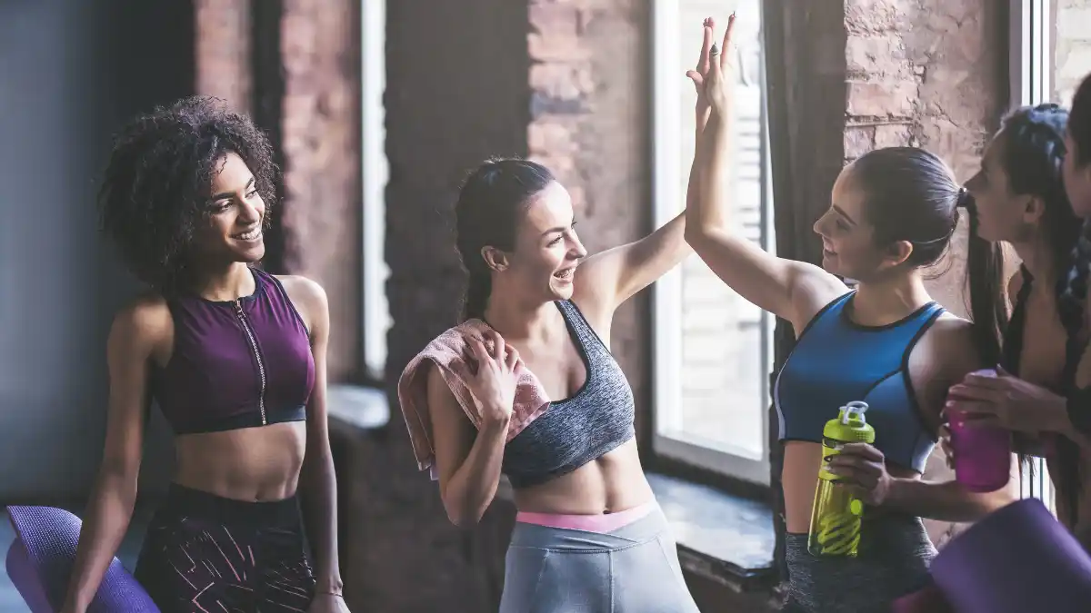 Moverse todos los días, aunque sea poco, tiene beneficios comprobados para la salud física y mental a cualquier edad/ DeporteGlam