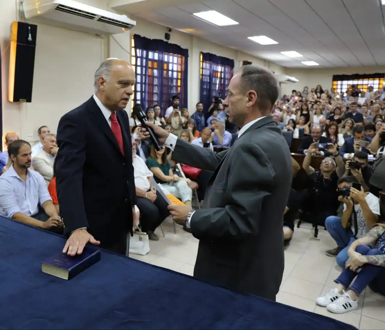 Lanús: Juró Grindetti y reasume para un segundo mandato