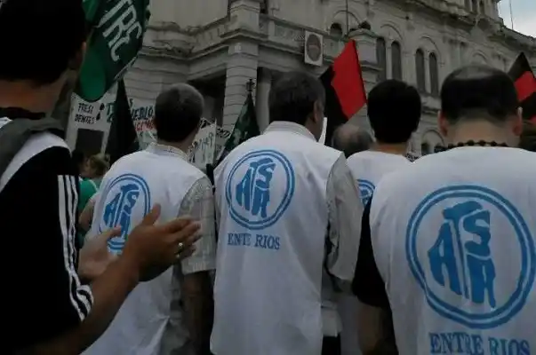 Continúan los reclamos en clínicas y sanatorios entrerrianos 