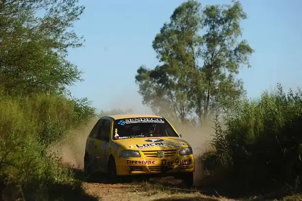 Etchepare y Gianello dominaron el primer día del Coronación del Rally Entrerriano