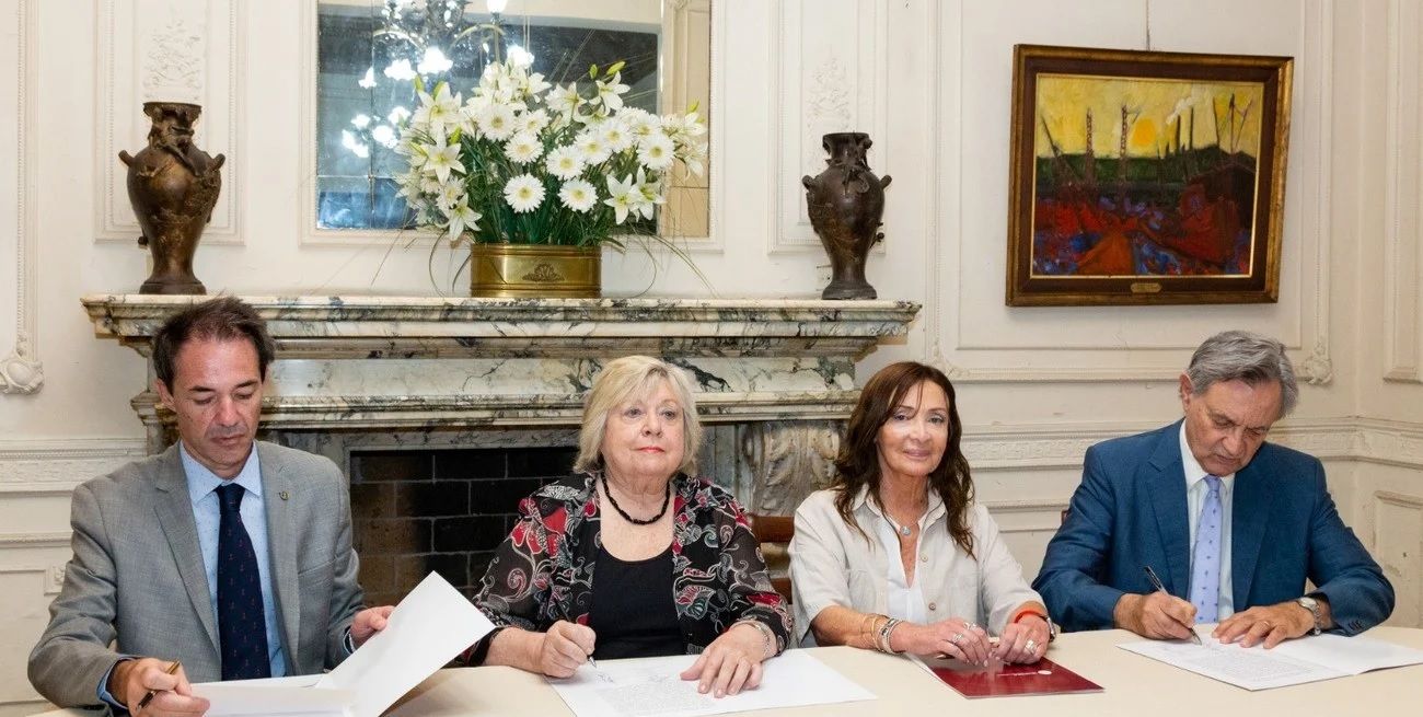 Los decanos Hernán Botta, Zully Degano, Claudia Levin y Luis María Caterina. Gentileza: Facultad de Ciencias Jurídicas y Sociales de UNL