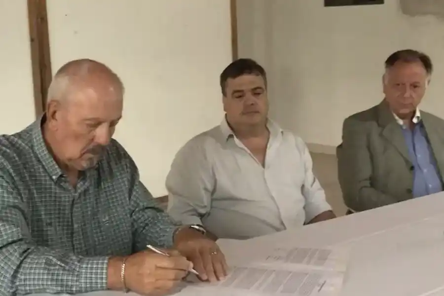 Convenio de complementación entre CRAR y el Aero Club