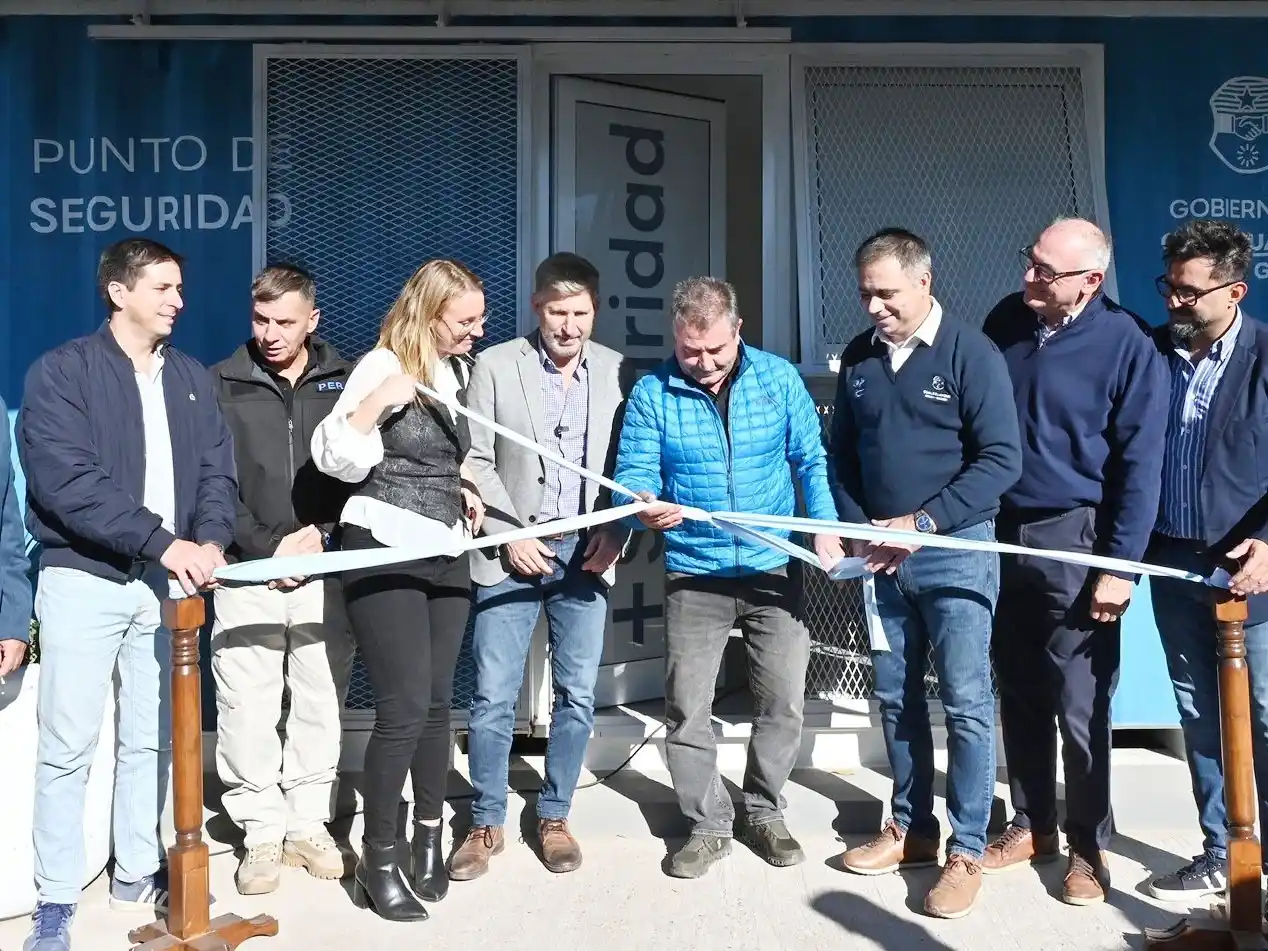 Frigerio inauguró puestos policiales y entregó equipamiento para reforzar la seguridad