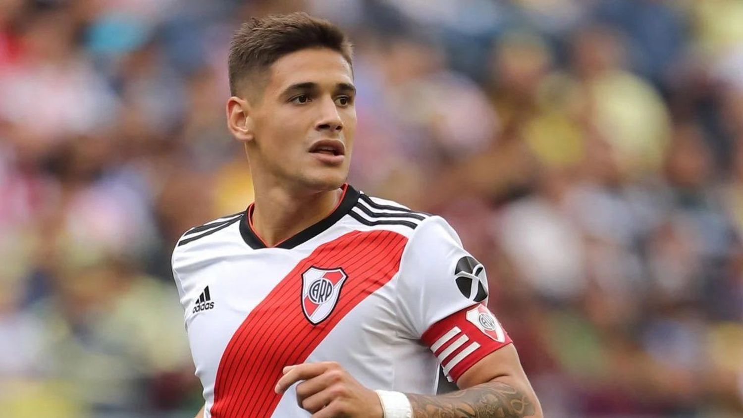 River: Fiorentina mejoró la oferta de Martínez Quarta