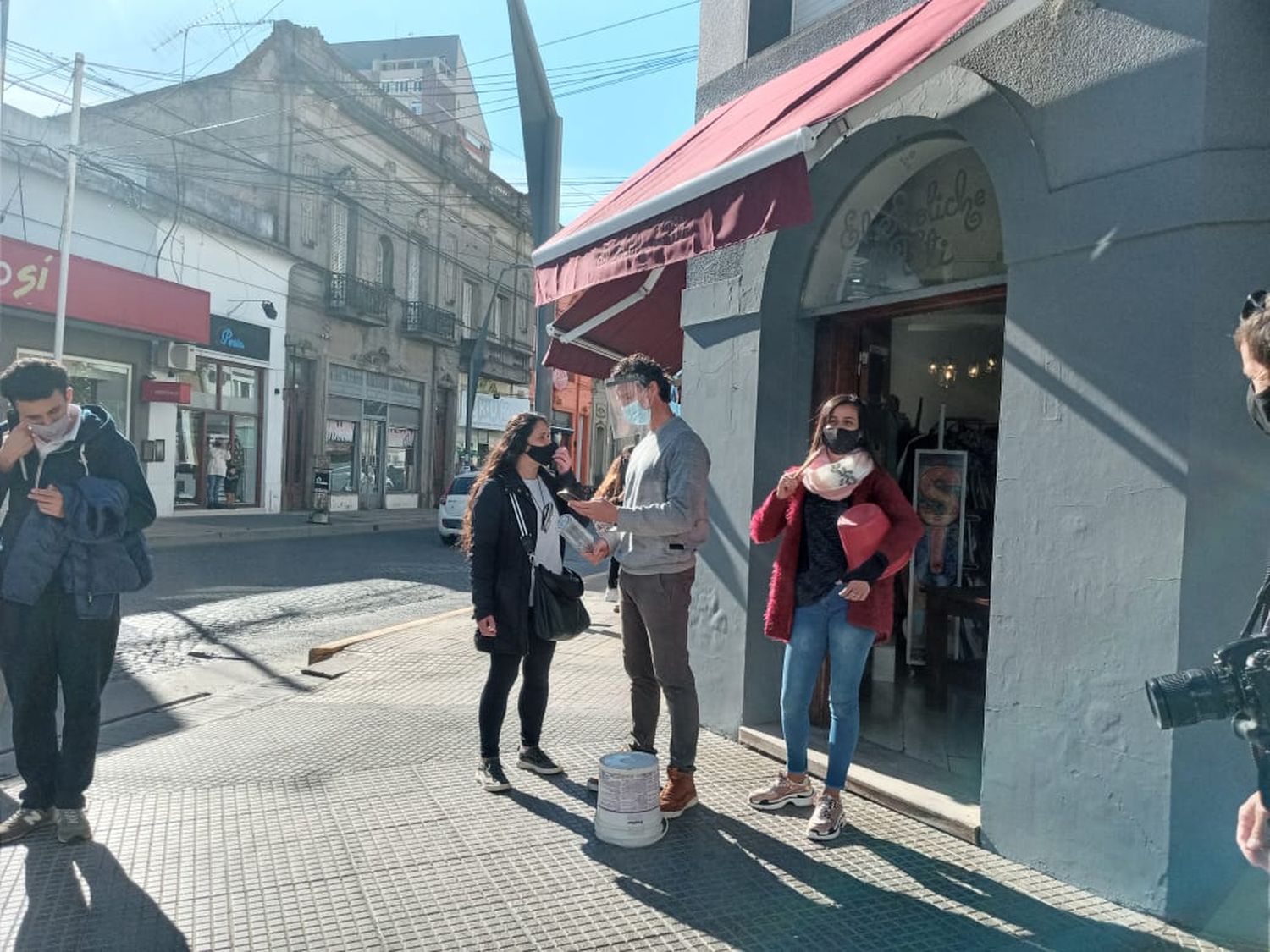 Comerciantes del centro hicieron oír su descontento por las nuevas restricciones