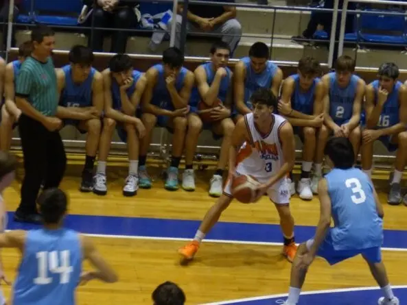 El seleccionado U21 de la ARB venció al Preseleccionado U16 de Argentina por 93 a 88 en doble suplementario.Foto: Todo a Pulmón