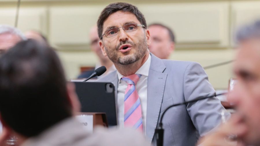 "En Santa Fe somos distintos. Tenemos diferencias, pero podemos dialogar, escucharnos y, desde ese lugar, construir algo grande", dijo Pullaro.