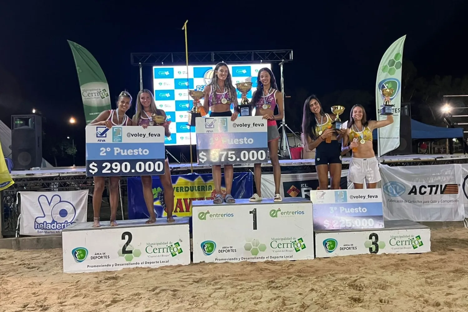 Iara Denappole en lo más alto del podio junto a Agostina Ghigliazza.