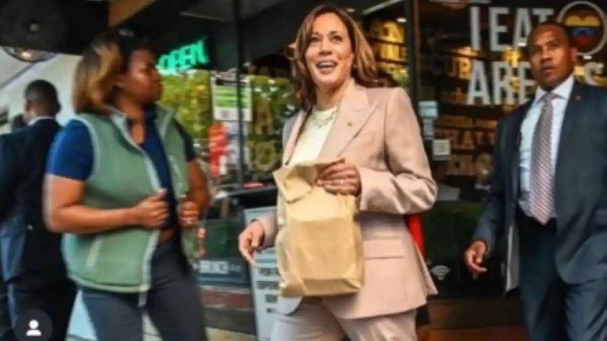 ¡KAMALA COME AREPA!  Vicepresidenta de EE.UU. asistió a restaurante venezolano en Miami (VIDEOS)