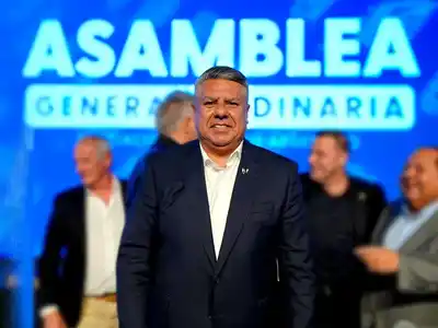 “Llegamos a lugares donde el Estado no llega”, cruzó Tapia al gobierno en la apertura de la Asamblea de la AFA