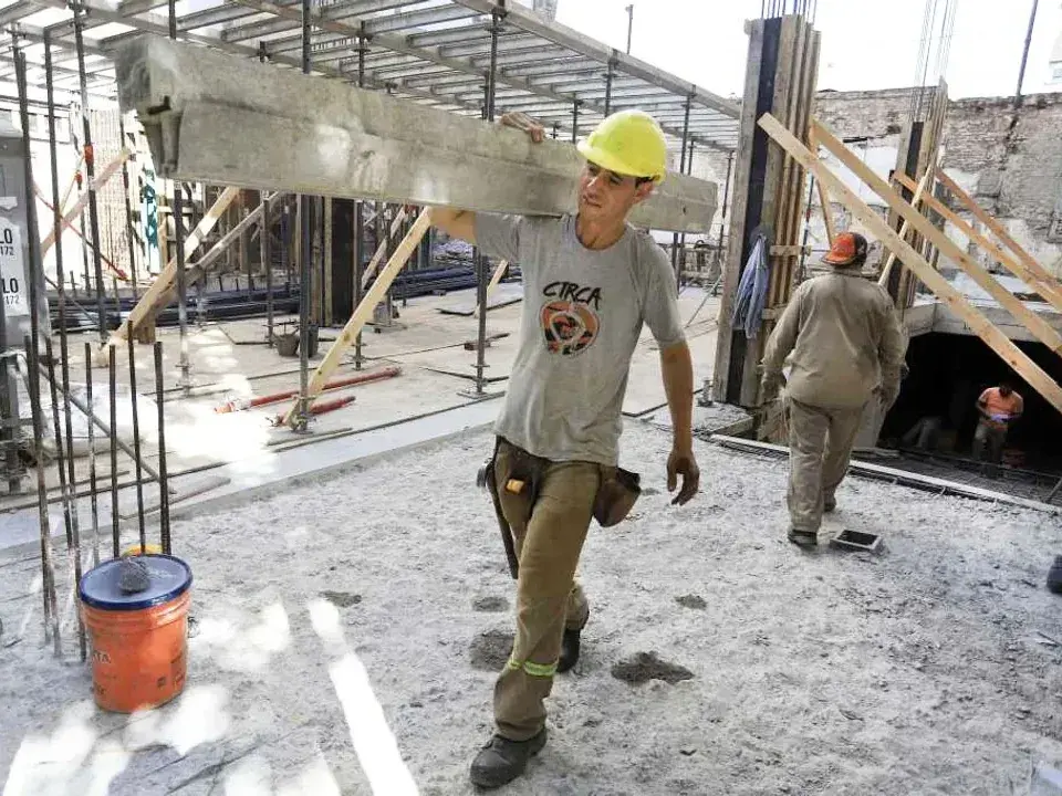 El incremento es respecto a mayo y el acumulado interanual alcanzó el 32,1%