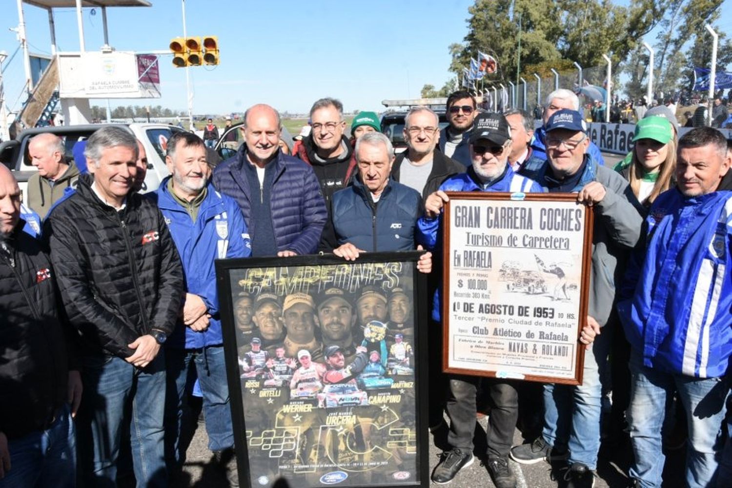 Perotti, Castellano y Calvo junto al Presidente de la ACTC y autoridades del club Atlético Rafaela