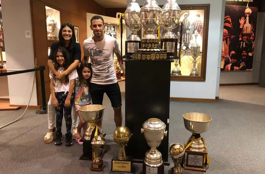Maxi Rodriguez le dijo chau y gracias a todo Peñarol