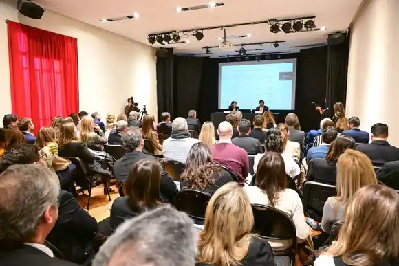 Escobar: Sujarchuk y el procurador Conte-Grand encabezaron una capacitación sobre rehumanización de procesos judiciales