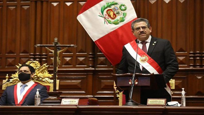 «Respetaremos el proceso electoral en marcha»: Manuel Merino asume la presidencia de Perú