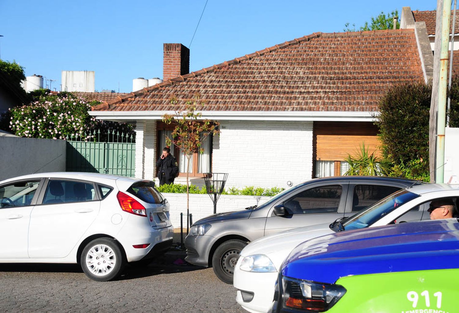 Tres hombres asaltaron a una mujer y la dejaron atada, en su casa de Lamadrid y Avellaneda