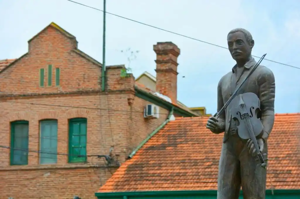 Venado Tuerto celebrará un nuevo aniversario del natalicio de Cayetano Silva.
