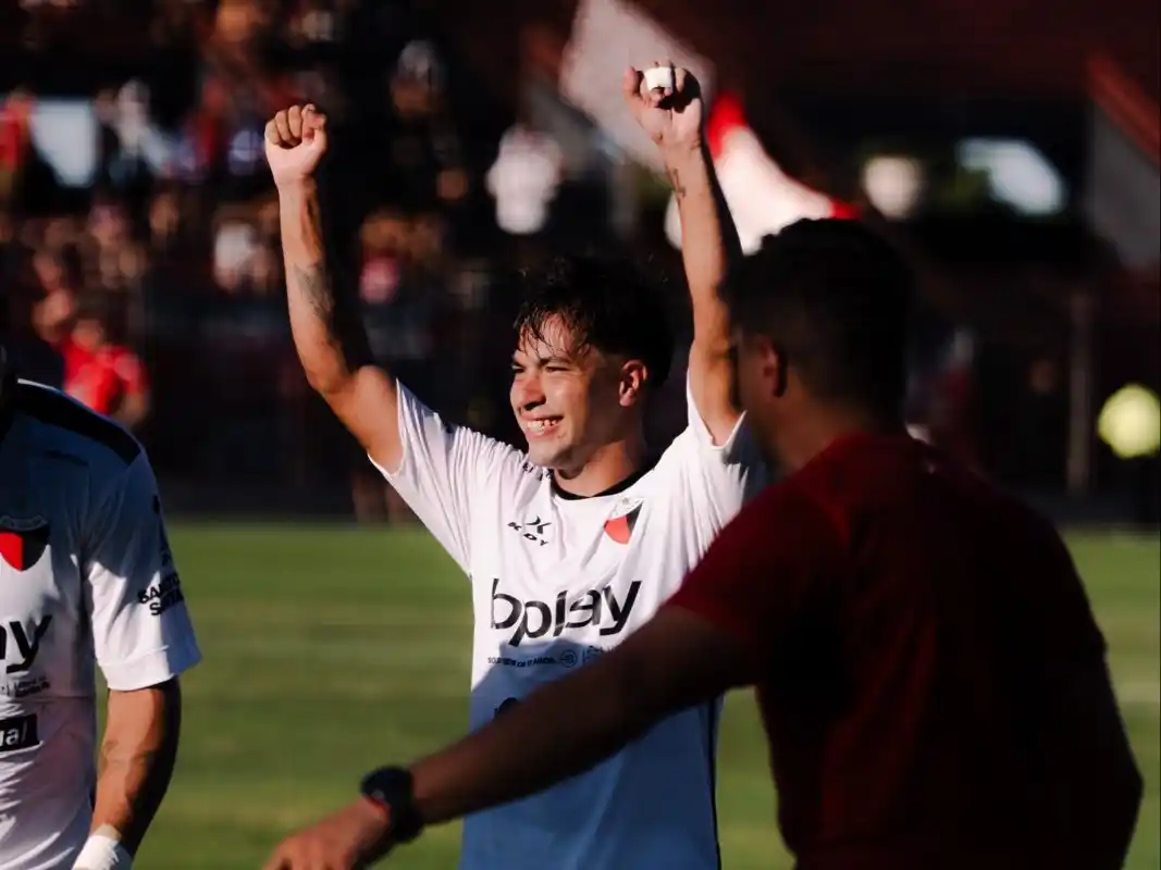 Ignacio Lago es el primer futbolista argentino en declarar abiertamente su sexualidad. (Foto: Prensa Colón de Santa Fe)