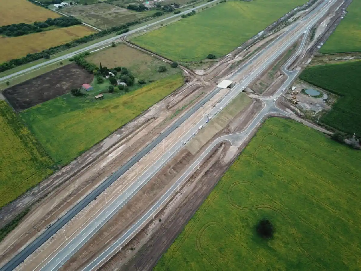 Dietrich: Se relicitarán dos tramos de la autopista en la ruta 19