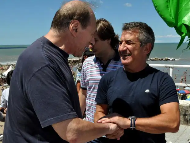Urribarri de campaña en Mar del Plata: se juntó con Zaffaroni y Héctor Recalde