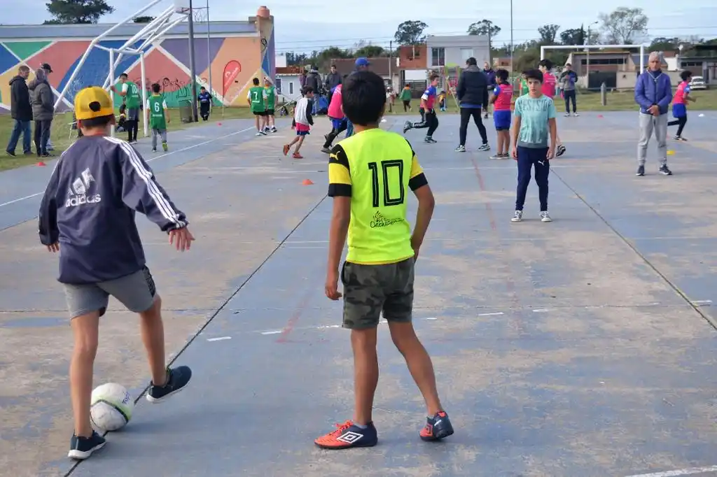 Más de 150 niños participaron en el segundo encuentro del programa municipal "Los barrios juegan"