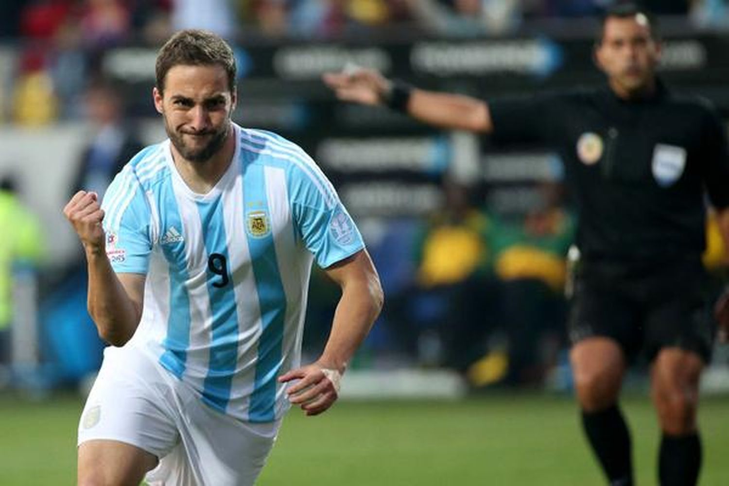 Argentina le ganó a Jamaica y quedó primera del grupo