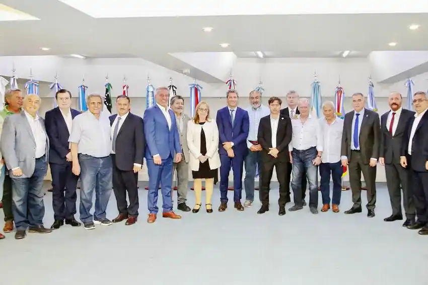 La liga de gobernadores peronistas se reunió con la CGT