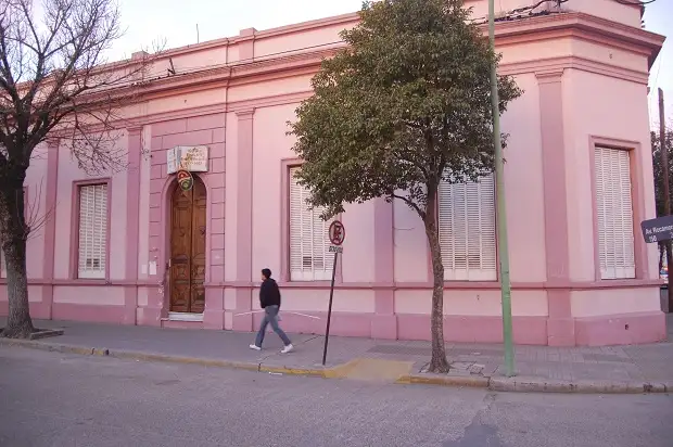 Vuelta a clases: robaron materiales de obra de la escuela Rocamora