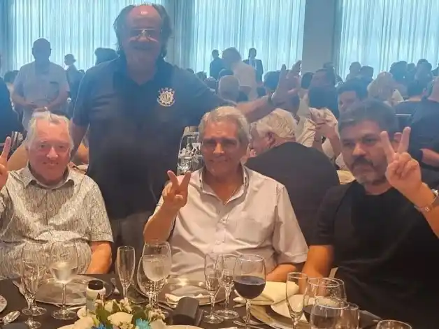 Luis Barrionuevo reunió a amplios sectores gremiales y políticos en Mar del Plata.