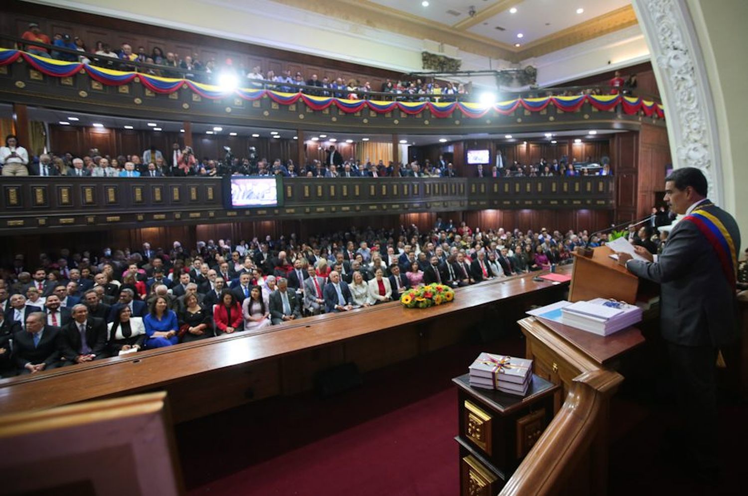 Ingreso mínimo para trabajadores y genocidio económico centraron la memoria y cuenta de Maduro (Detalles)
