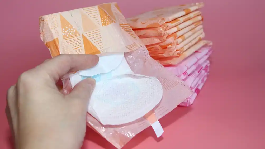 En un país europeo las toallas femeninas serán gratis para estudiantes