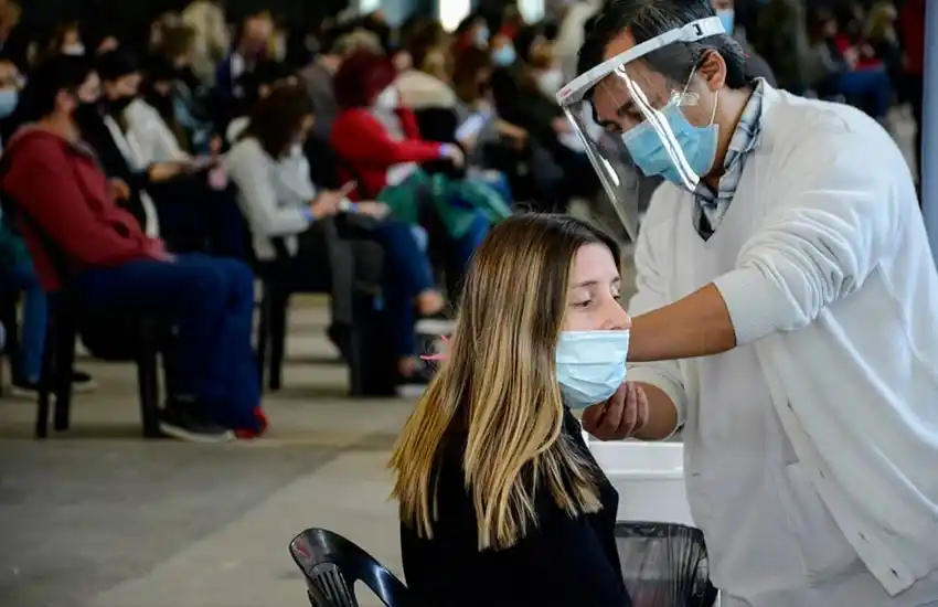 Reportaron 30 casos de coronavirus en Rosario de los 47 que tuvo la provincia
