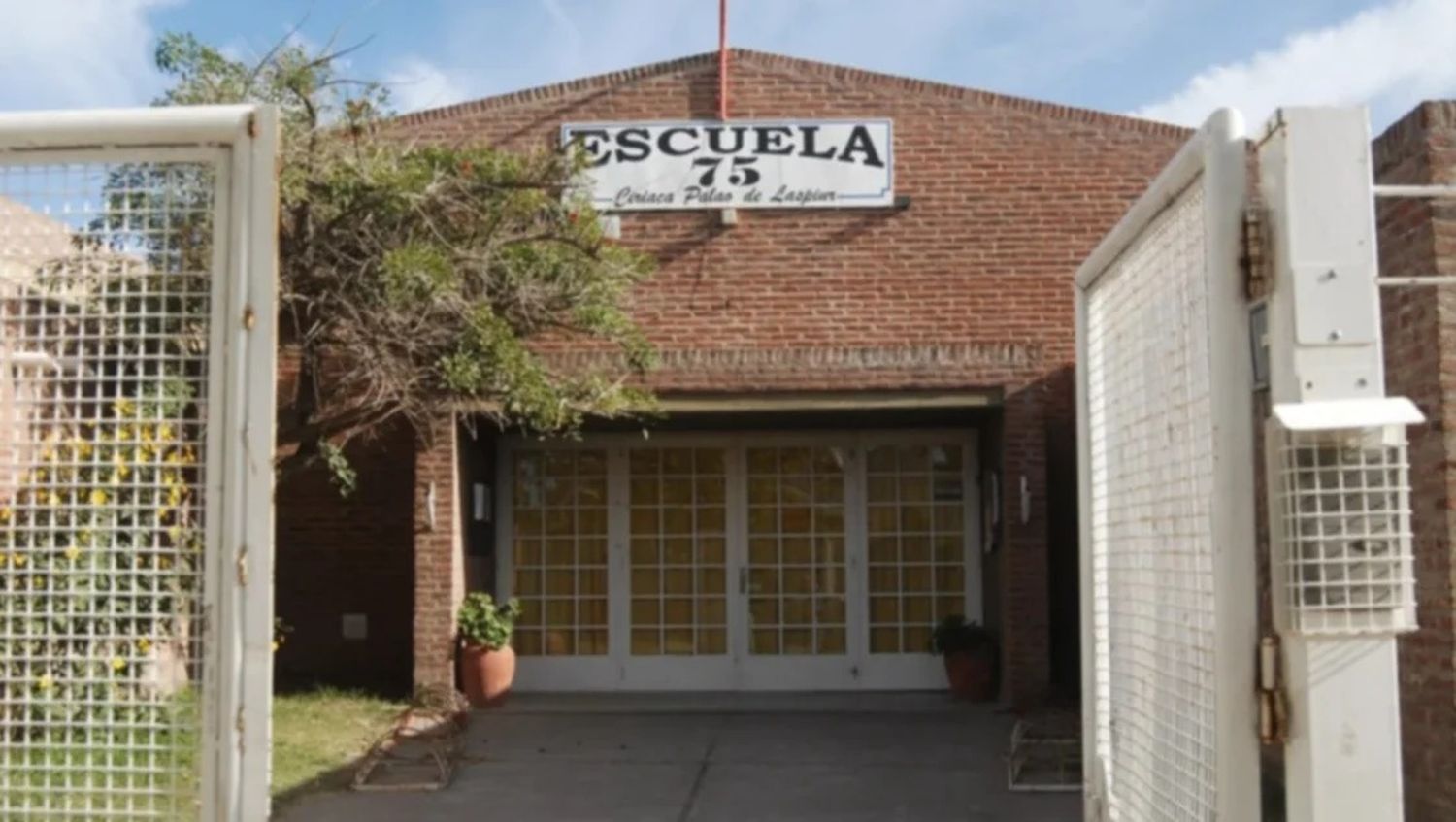 La escuela 75 permanecerá cerrada hasta el lunes