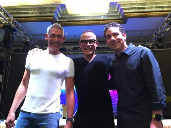 «La música de Menudo no nos pertenece»: Johnny, Miguel y Ricky se reencontraron con sus fanáticas venezolanas