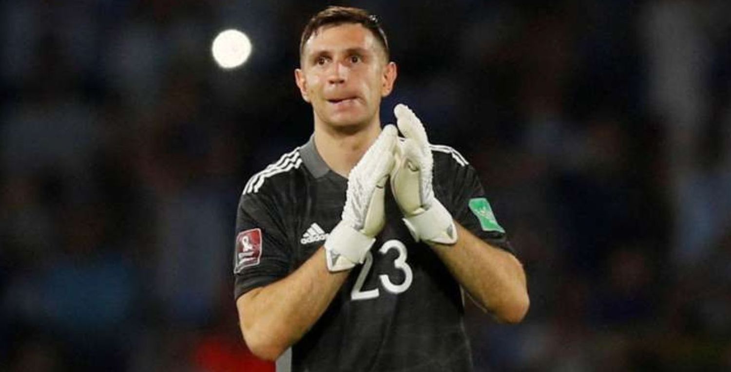 El “Dibu” Martínez en el top 10 de los arqueros más caros del mundo