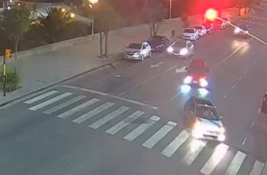 Secuestran tres vehículos por correr picadas ilegales en la vía pública