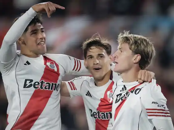 El Millonario visita a Blooming  a las 21:30.