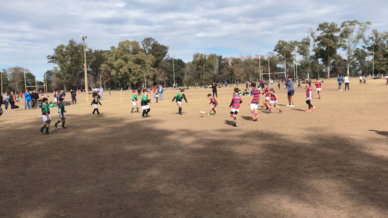 Los más chiquitos disfrutando del Rugby en el Country